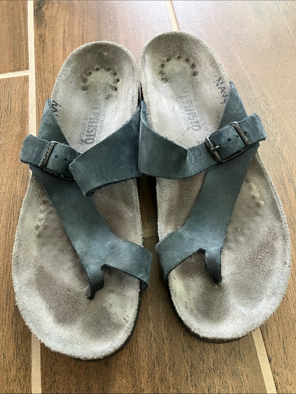 Mephisto Women's Navy Leather Toe-Post Sandals size 39